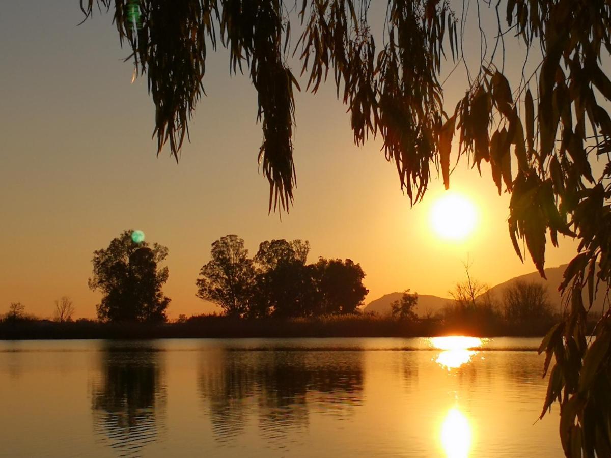 Magia Sul Lago Di Fondi Monte San Biagio Kültér fotó