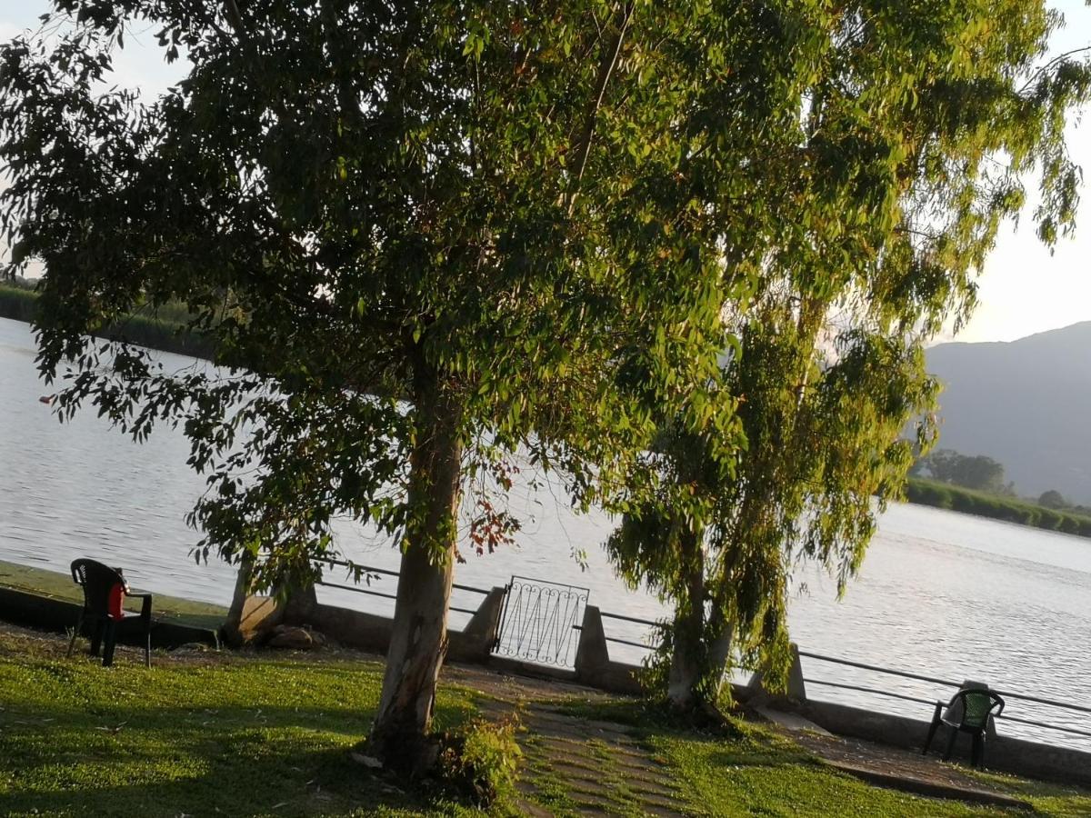 Magia Sul Lago Di Fondi Monte San Biagio Kültér fotó