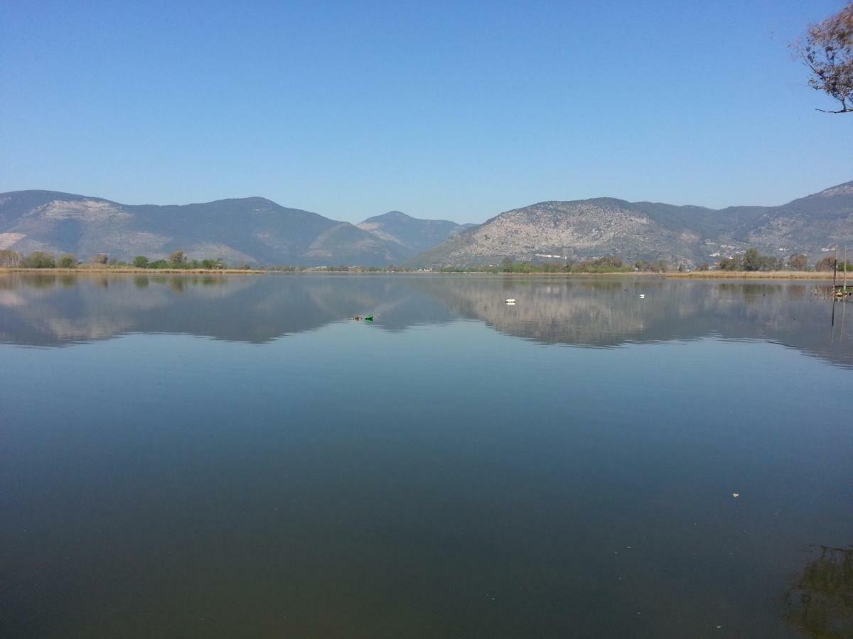 Magia Sul Lago Di Fondi Monte San Biagio Kültér fotó