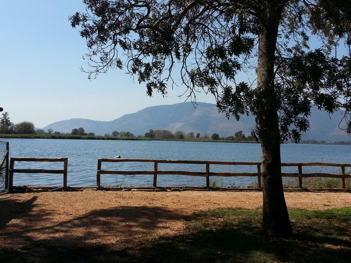 Magia Sul Lago Di Fondi Monte San Biagio Kültér fotó