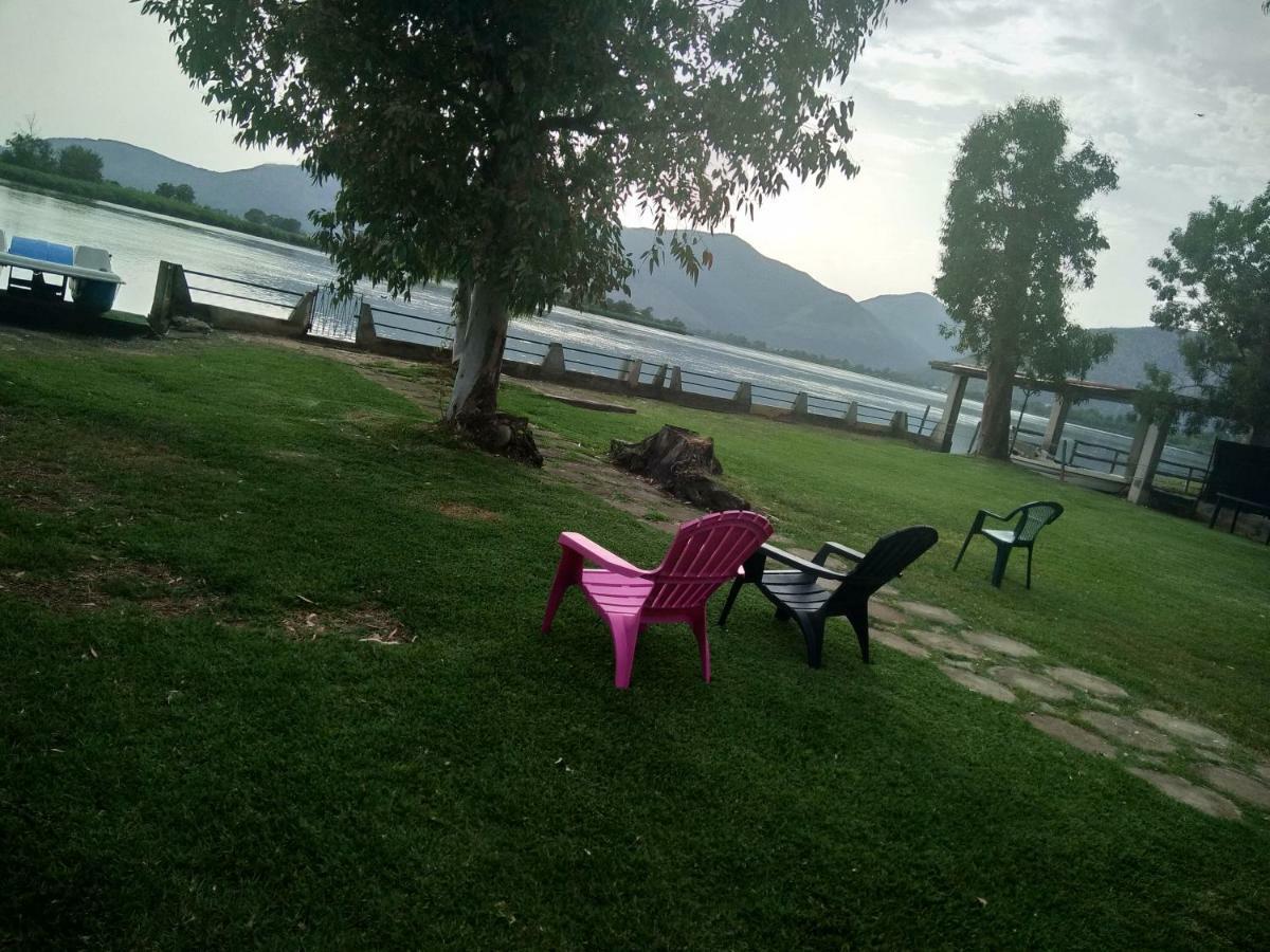 Magia Sul Lago Di Fondi Monte San Biagio Kültér fotó